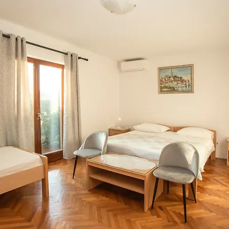 Apartment Volarevic *